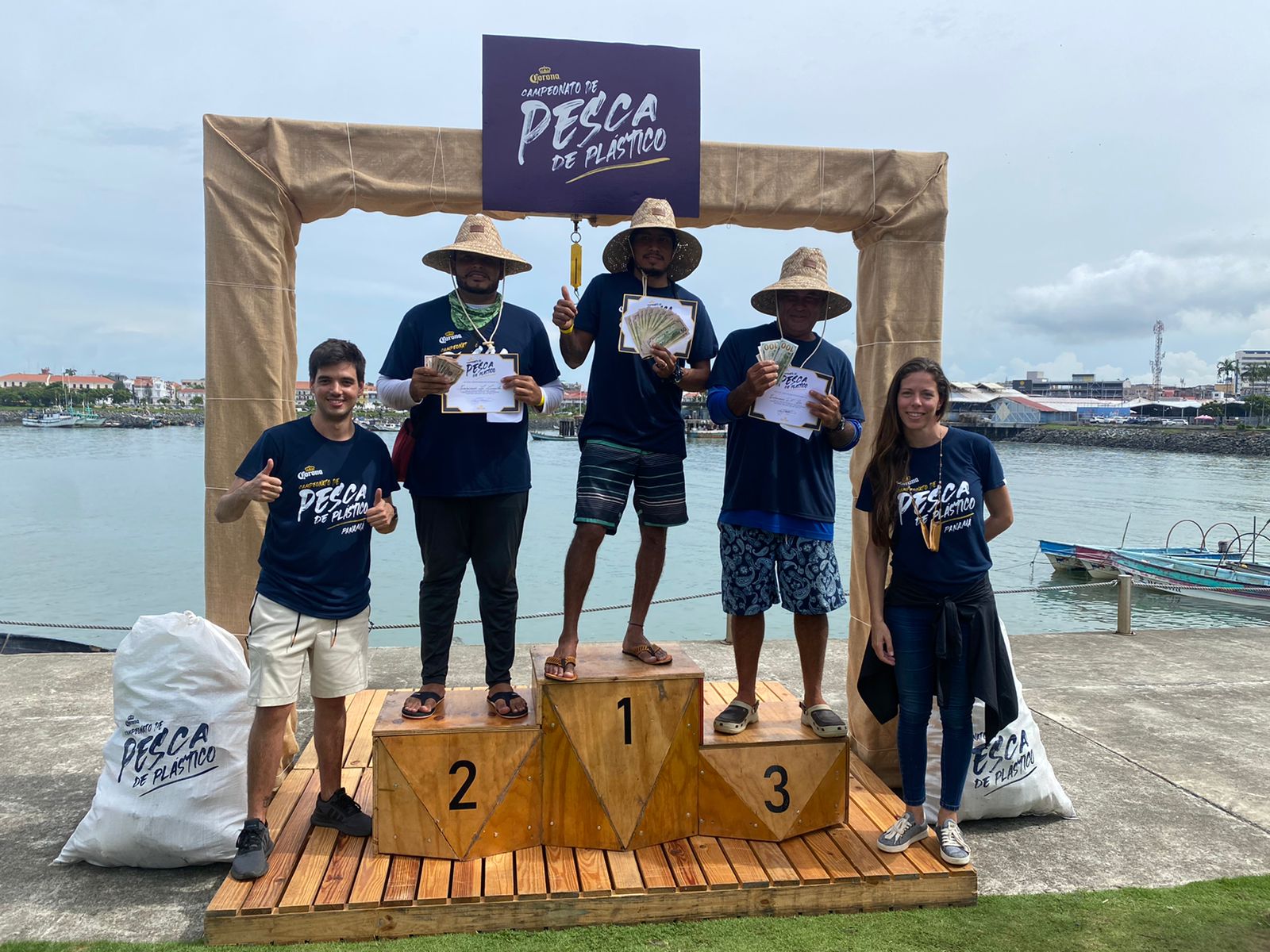primer torneo de pesca de plástico cervecería nacional panamá