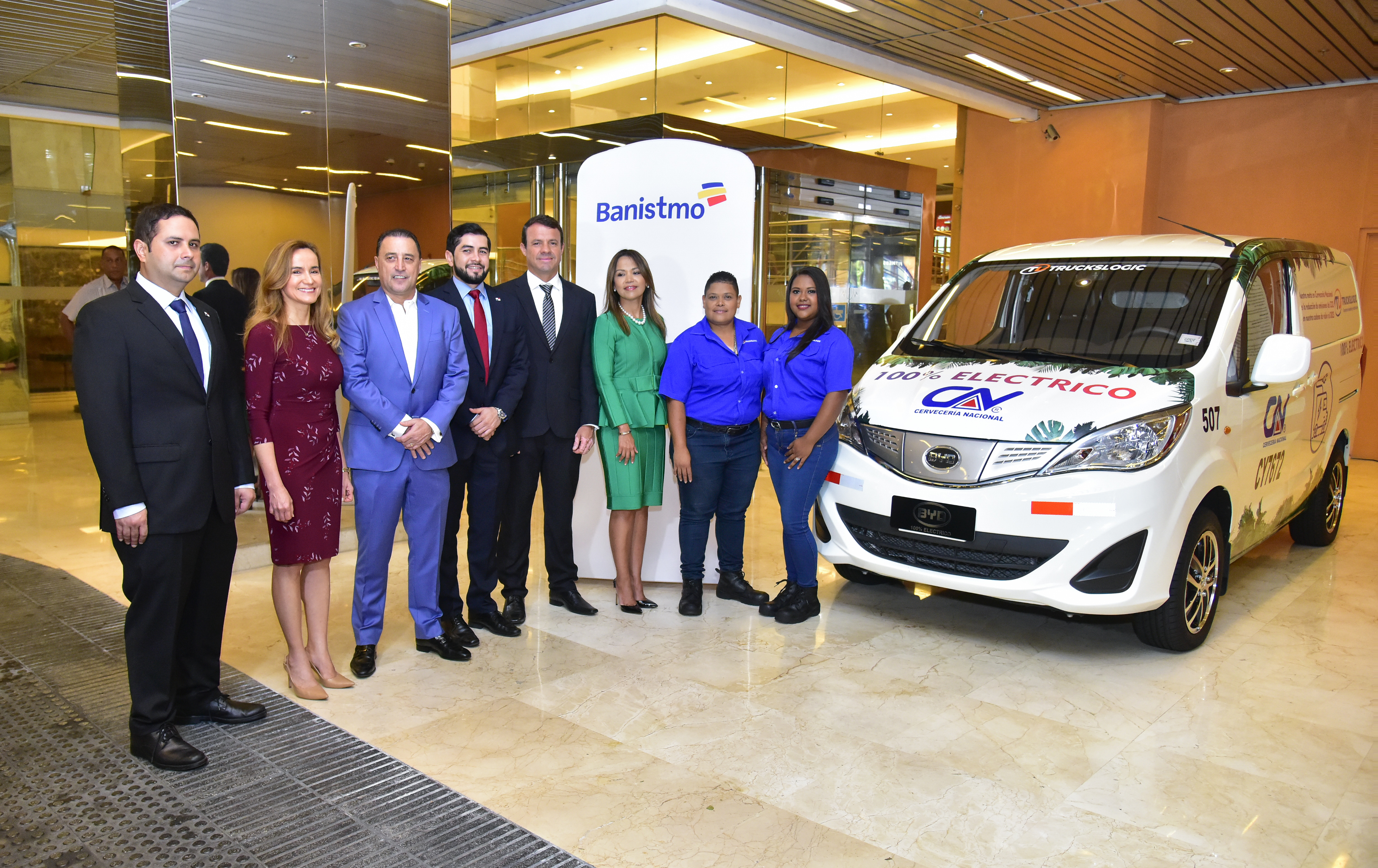 CERVECERÍA NACIONAL, TRUCKSLOGIC Y BANISTMO PRESENTAN EL PRIMER CARRO ELÉCTRICO DEDICADO AL TRANSPORTE DE CARGA EN PANAMÁ cervecería nacional panamá