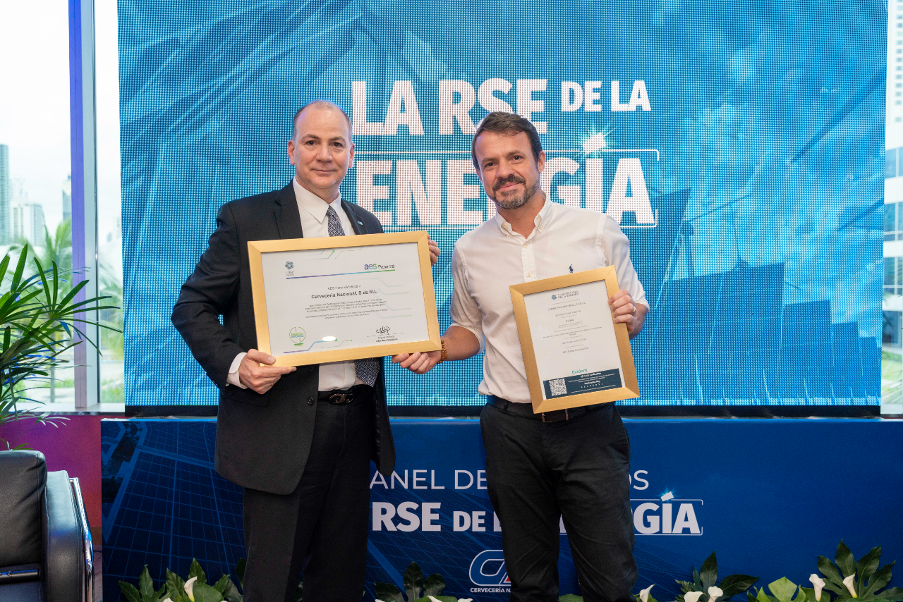 Cervecería Nacional es galardonado con la Certificación de Energía Verde de AES Panamá por sus destacados avances en sostenibilidad cervecería nacional panamá