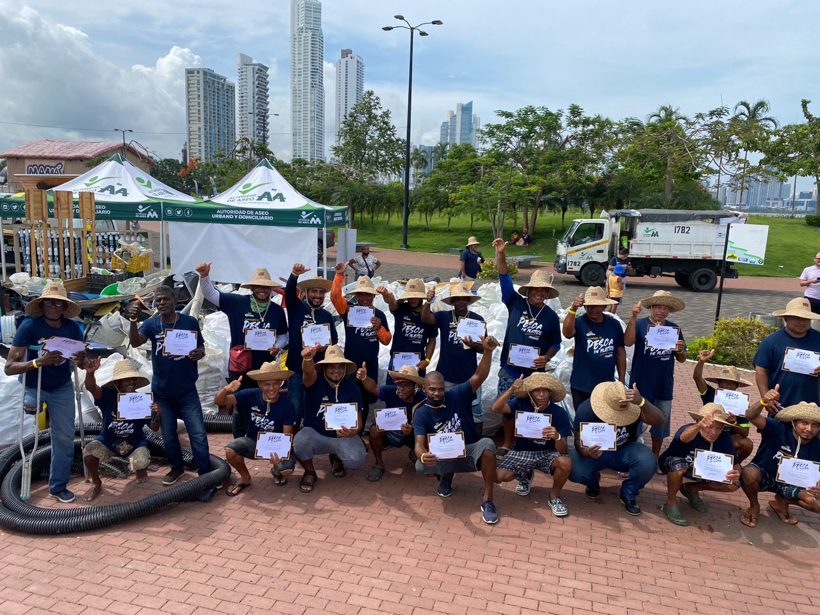 primer torneo de pesca de plástico cervecería nacional panamá