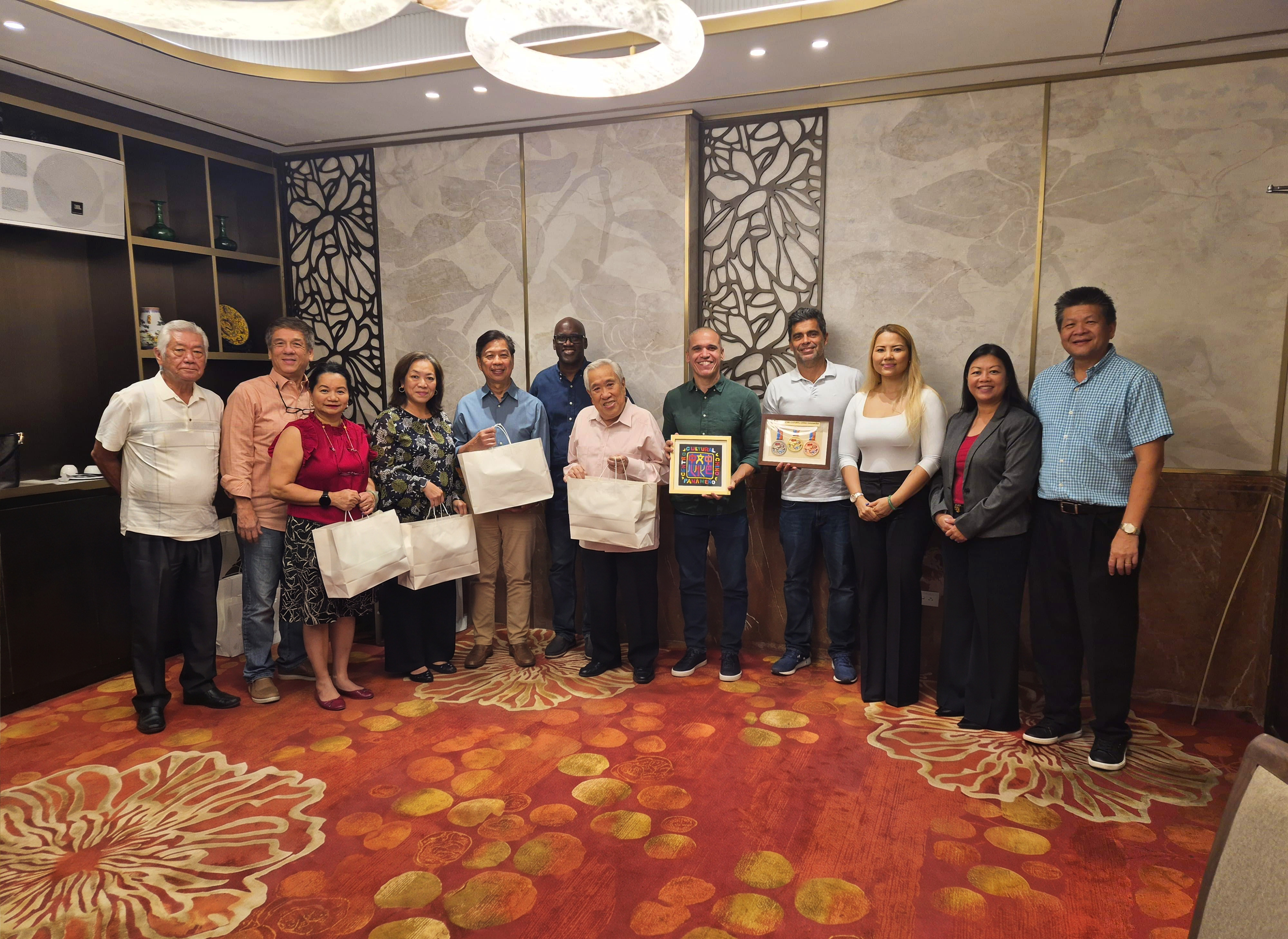 Cena Botes de Dragon Cervecería Nacional cervecería nacional panamá