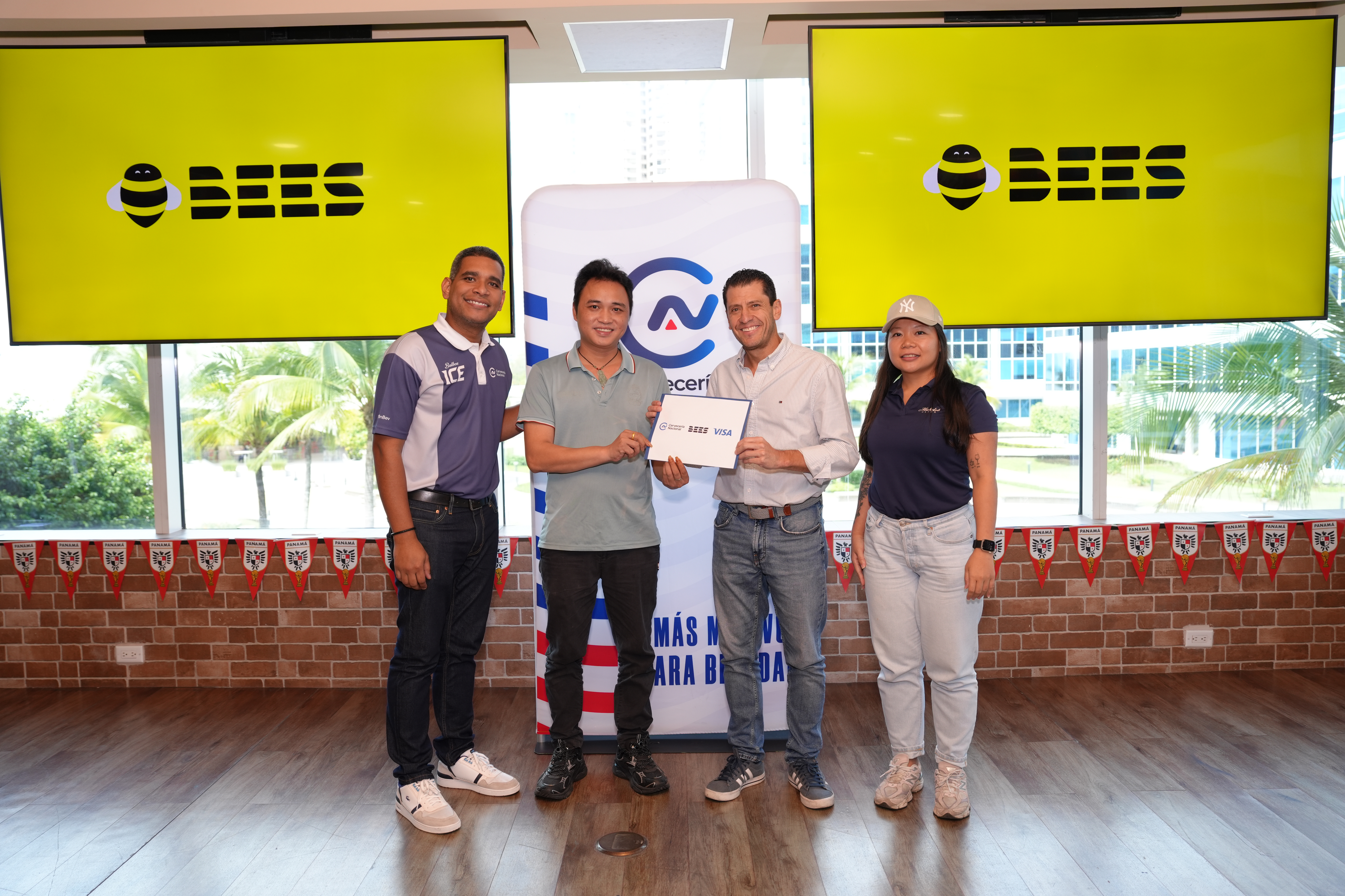 Cervecería Nacional impulsa la inclusión cultural y premian al comercio local con experiencias mundialistas  cervecería nacional panamá